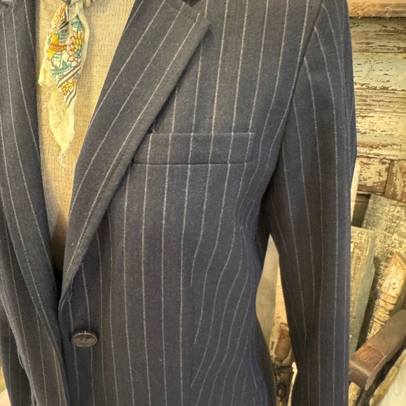 GAP STRIPED NAVY WOOL BLAZER | Lightweight Blended | Tailored | Pinstripe Jacket - Picture 10 of 14